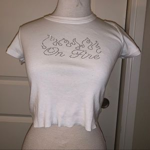 Brandy Melville cropped on fire Hailie crop top